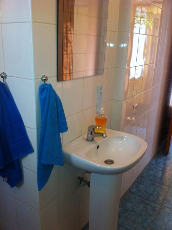 Molodizhniy Hostel Lviv Buitenkant foto