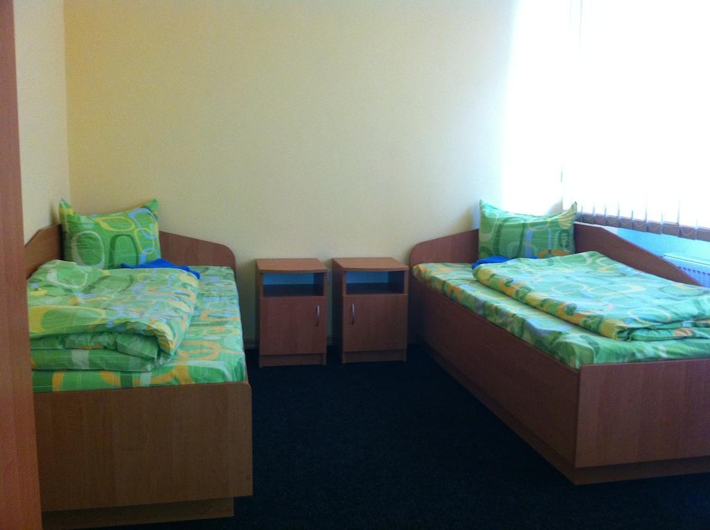 Molodizhniy Hostel Lviv Buitenkant foto